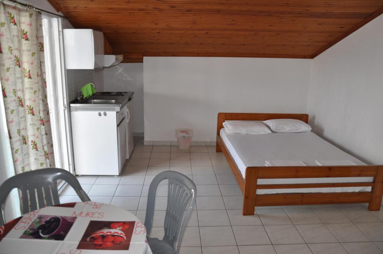Apartments Stavroula Ηospitality Vrasná Kamer foto